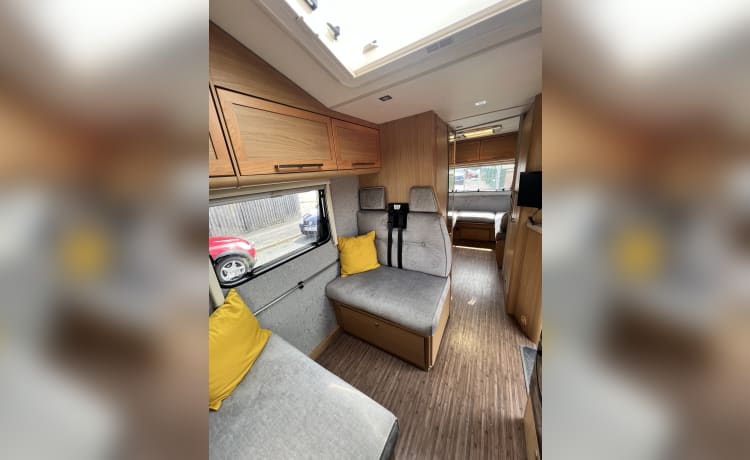 The Adventurer – 6 berth Peugeot AutoQuest 180 