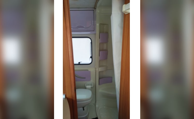 Camper familiare con 6 posti letto