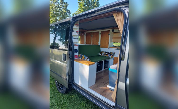 Harrison – 2p Ford campervan from 2003