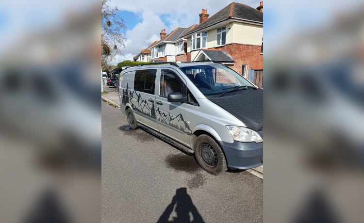 Buster – Mercedes vito xl campervan 