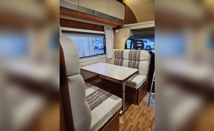 SUN Traveller – Spacious comfortable family camper