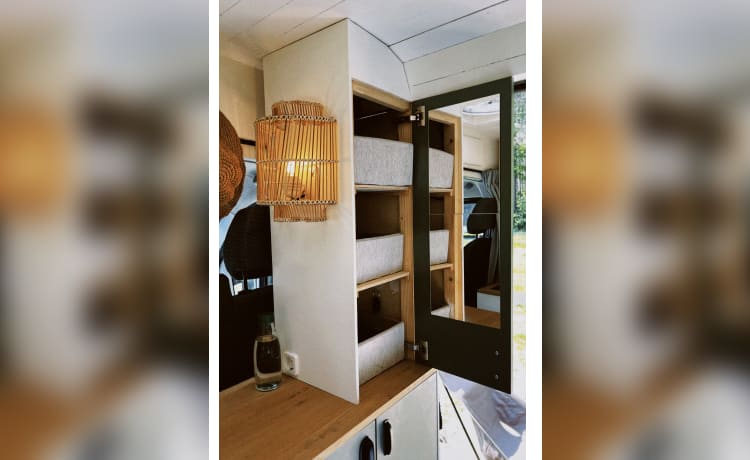 Soča – Soča the cozy self-build camper bus - off-grid with luxury!