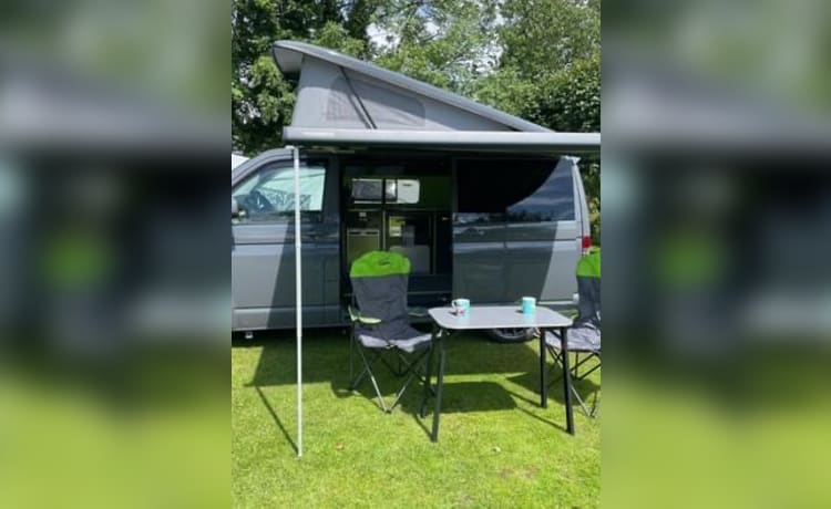 Yorkshire Glamper van   – 4-persoons Volkswagen campervan uit 2015 met zonnepaneel en extra's 