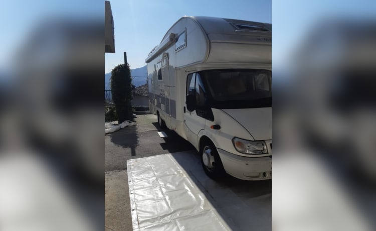 Lerry92 – Camper mansardato 6 posti con aria condizionata