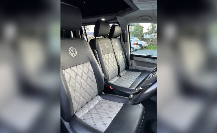 Volkswagen-Wohnmobil mit 4 Schlafplätzen, WLAN, Klimaanlage