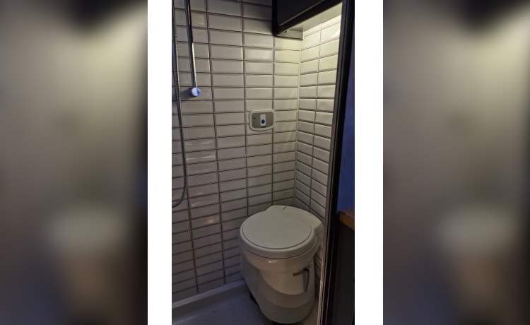 Family camper with shower and toilet 