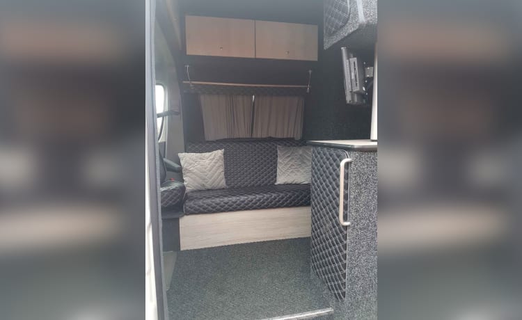 The Bungalow – 2 berth VW Crafter