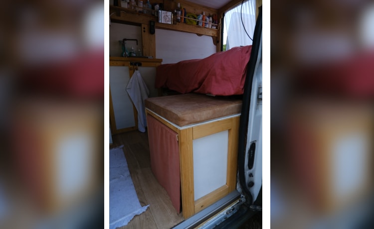 George  – 2-persoons Ford campervan uit 2010