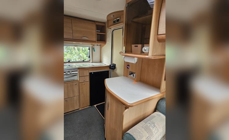 Sunny Suntor – 4 berth Autotrail alcove from 2003