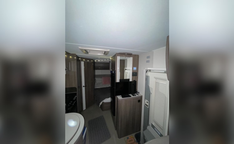 Iris – Elddis Encore Experience - 4 berth 