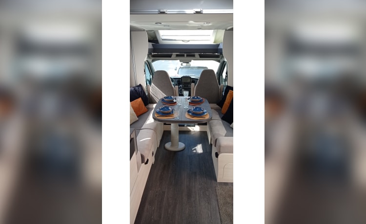 720 Titanium Premium – 5p Chausson semi-integrated from 2021 - NEW CONDITION