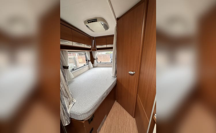 Airco camper – 4p McLouis semi-integrated from 2010