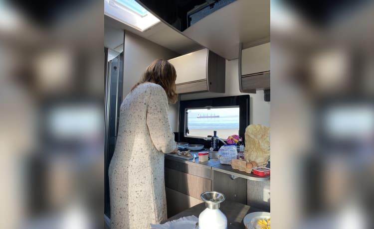 Kwist Bus – Wohnmobil 2020 – 4 Personen mit Klimaanlage im Wohnbereich – Challenger