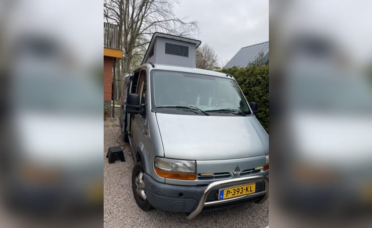 KnusseBuss – 2p Renault bus uit 2002