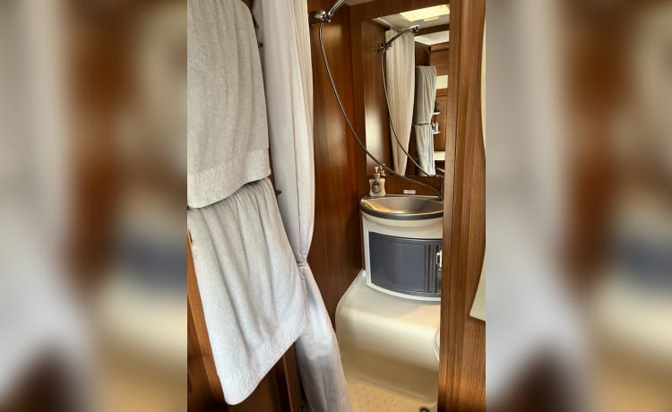 Cosy Cara-doo – 2 Berth Ford Motorhome