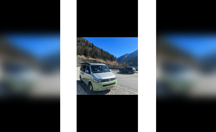 “Pomme” – 4p Volkswagen bus uit 2016