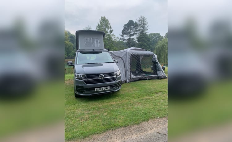 Molly – 4 berth Volkswagen campervan from 2023