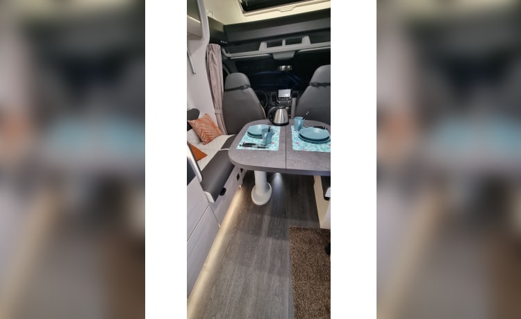 Rientje – 4p Chausson 777 titane Premium Full Option Semi-Intégré 023