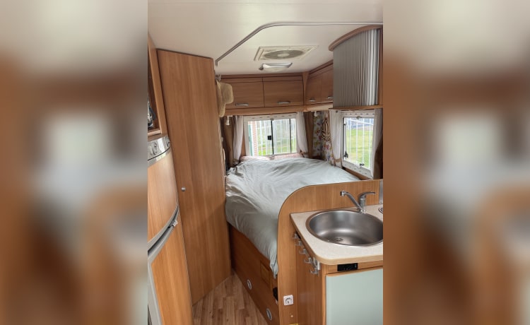 2p Chausson semi-integrated uit 2007