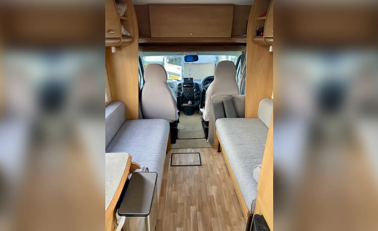 Molly – 2 berth Fiat bus from 2005