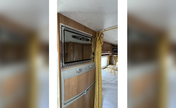 Hoogseizoen nog open  – Comfortable, spacious, neat camper with many options