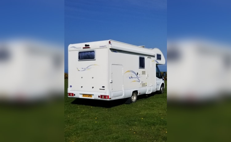 Geräumiges Rimor Katamarano Wohnmobil mit 6 Schlafplätzen, 2010, WEST WALES