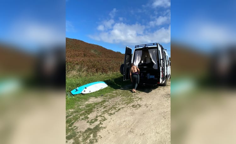 Bus de camping-car spacieux et branché !