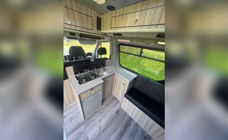 4 berth Mercedes-Benz bus campervan