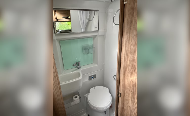 Bumble  – 4 berth Swift Select 184