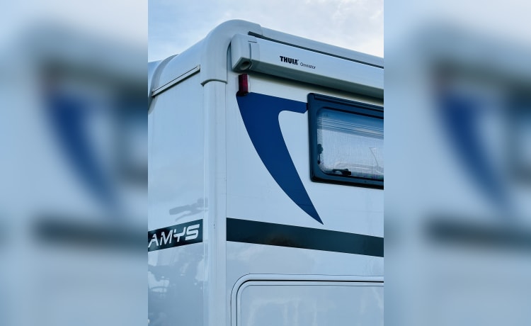 Moby – Camping-car aventureux et ENTIÈREMENT équipé + auvent + climatisation