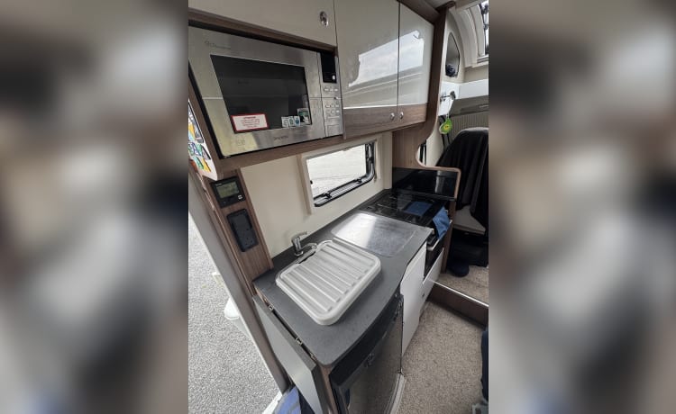 Bailey Bus – 6-persoons Bailey semi-integraal uit 2019