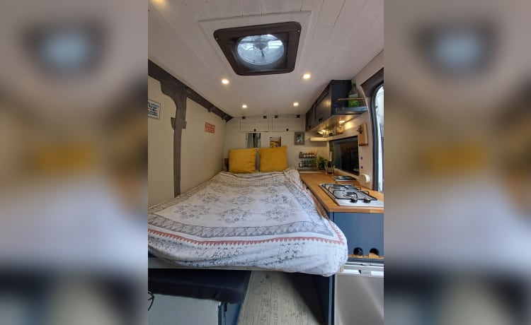 Bobby – 2 berth Peugeot campervan from 2015