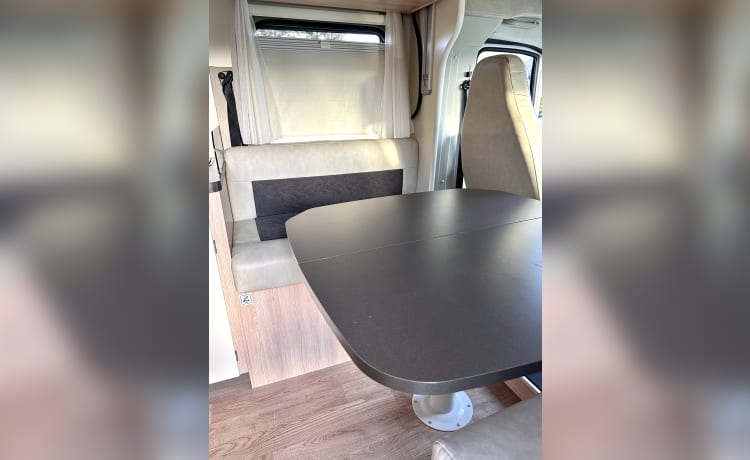 Mobil-home tout équipé et neuf