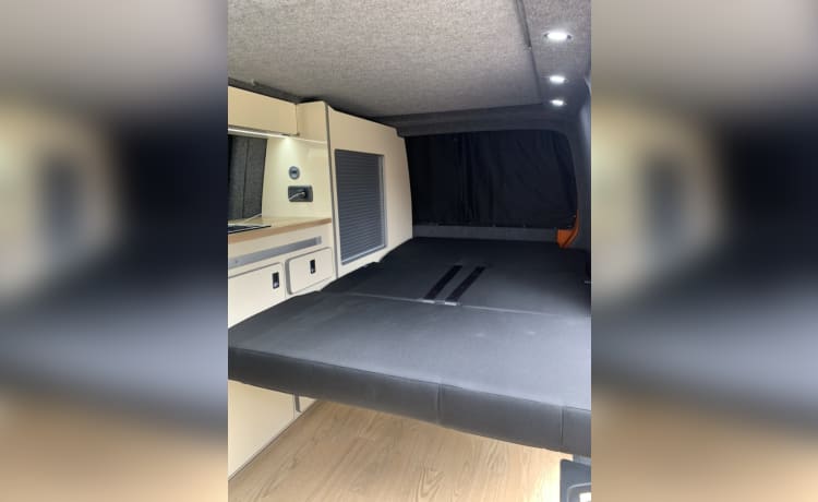 Van Tropez – New Conversion! Automatic VW Transporter w/5 seats