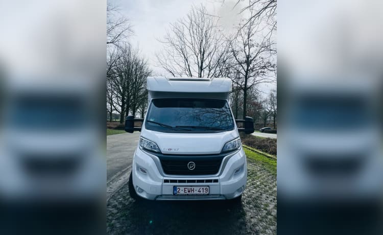 Rijkelijk uitgeruste Dethleffs Motorhome!