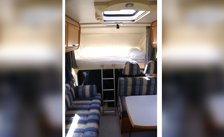 Kempurtje  – Hymer B544; 6 person extra comfortable and complete camper!