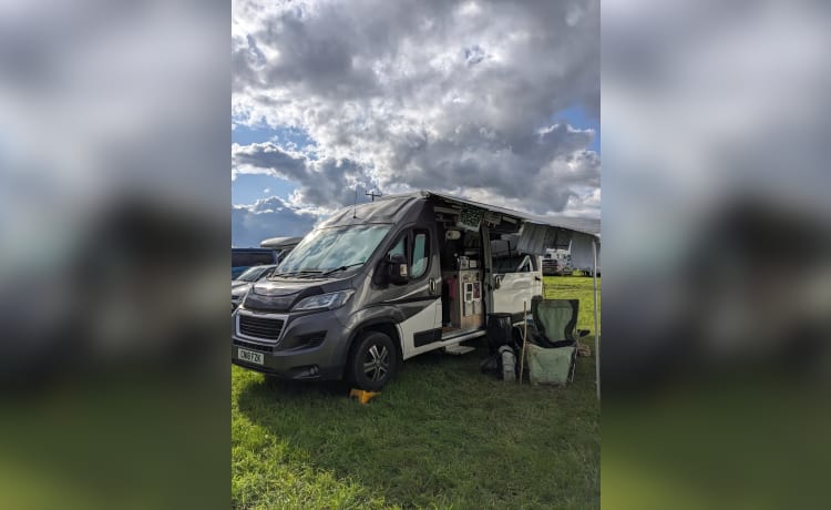 The Roving Badger – 2 Berth Peugeot  Boxer  LWB High Roof 2018 