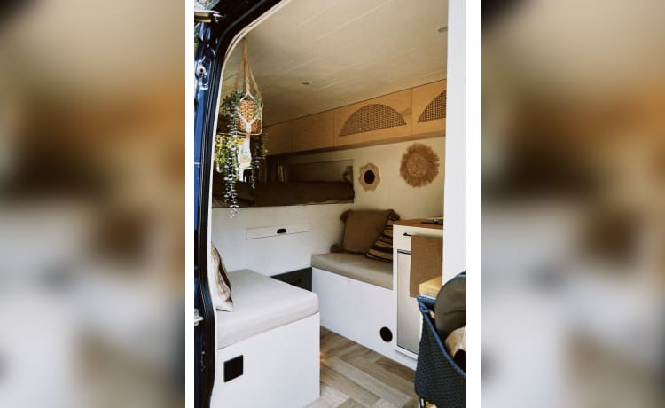 Soča – Soča le confortable camping-car auto-construit - hors réseau avec luxe !