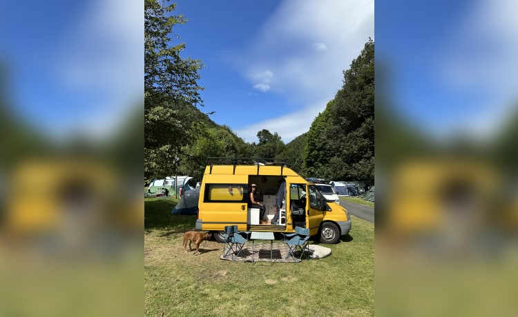 Eddie – Eddie the yellow camper van