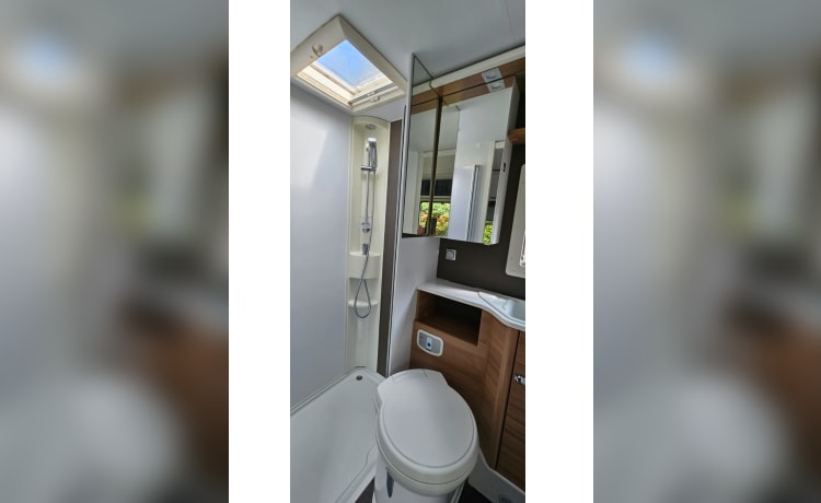 MESHELL – 7 berth Adria Mobil XL Plus 670 from 2019