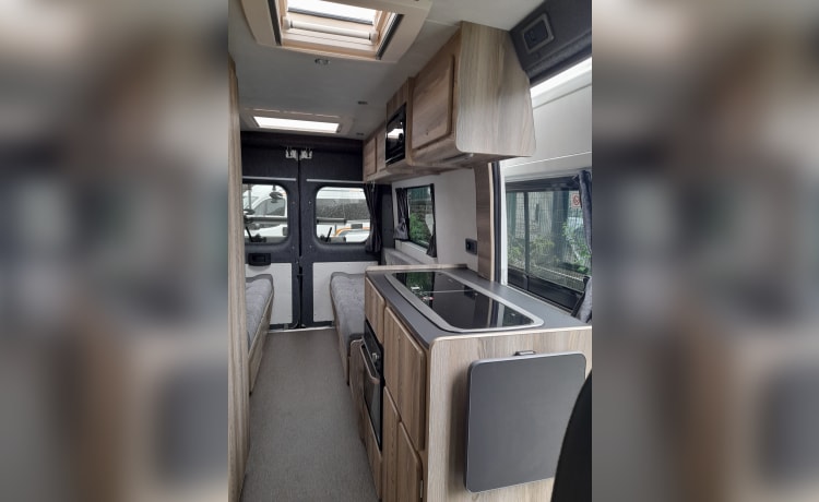 MW21 – 2 Berth Campervan/Motorhome - Fully equipped for your next Adventure