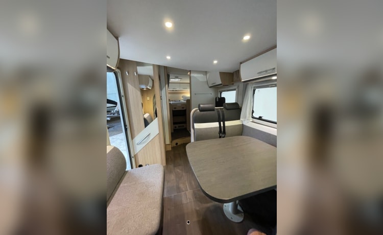 Ernie – 4 berth Sunlight T68 with end bedroom insurance included 