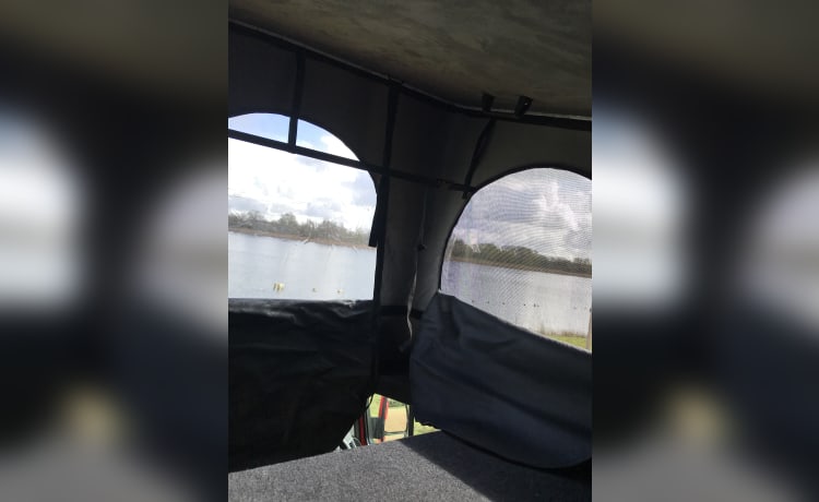 Ruby – Ford Campervan mit 4 Schlafplätzen, Baujahr 2014