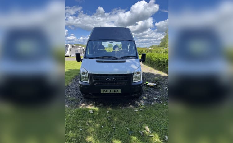 Jean ford van dam  – 3-persoons Ford campervan uit 2013