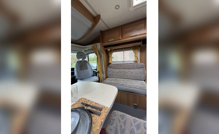 Hoogseizoen nog open  – Comfortable, spacious, neat camper with many options