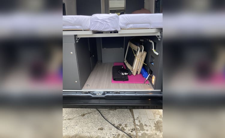 Adria twin Supreme fiat ducato automaat – Beautiful camper van for rent