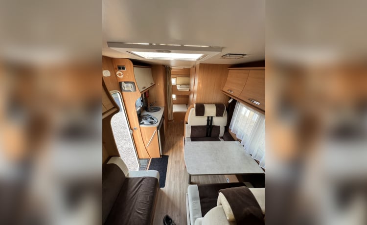 Flash – Chausson Flash 03 Motorhome - 6 birth