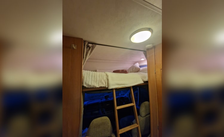 AMY – 4 berth Peugeot alcove from 2007