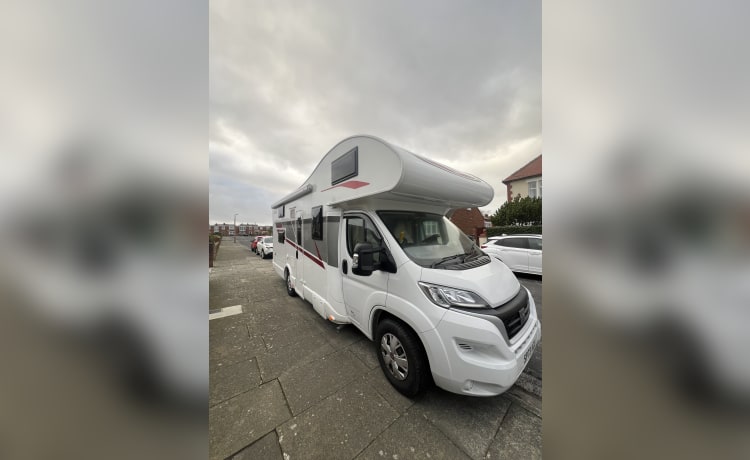 MotorSuite - MySuites – 6 couchages, 2 lits superposés, Fiat Seat 50 à partir de 2023