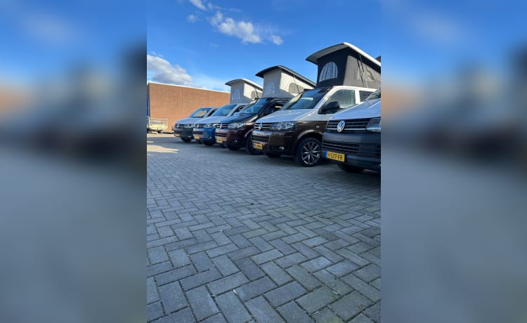 Rinus – 4p Volkswagen t5 150 pk automaat buscamper